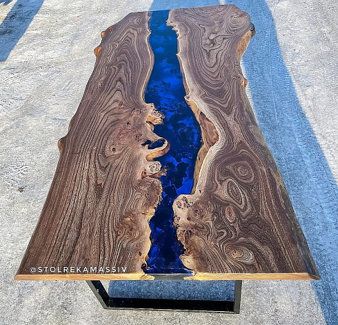 Стол-река из карагача live edge
